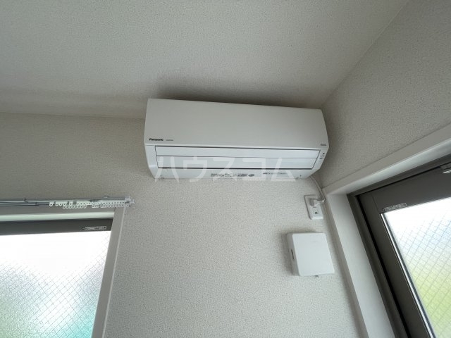 ����12