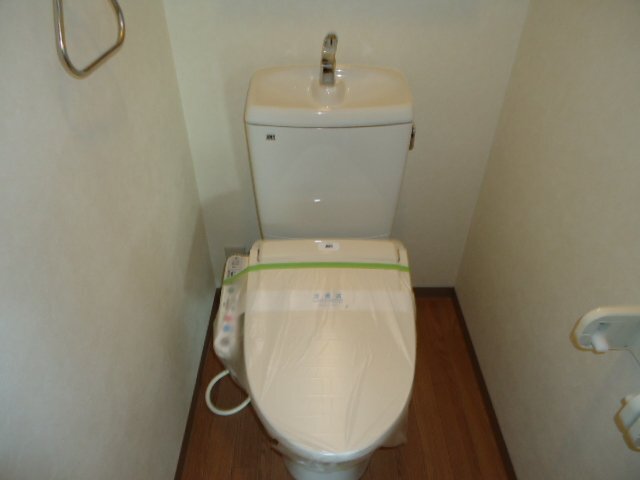 ����8