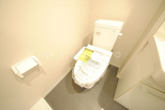 ����17
