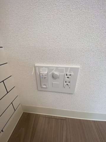 ����20