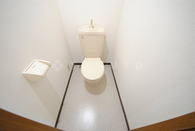 ����4