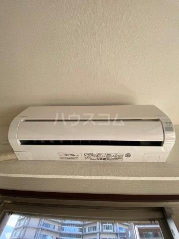 ����17