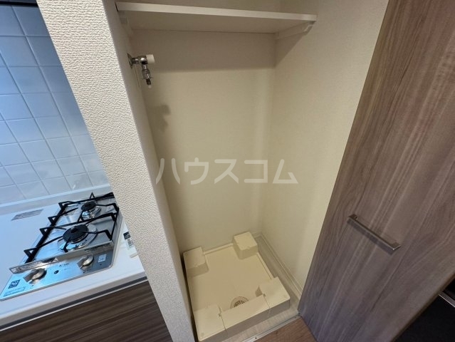 ����16