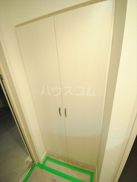����23