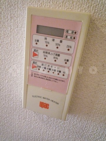����12