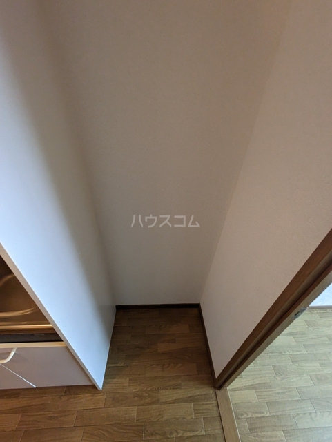 ����17