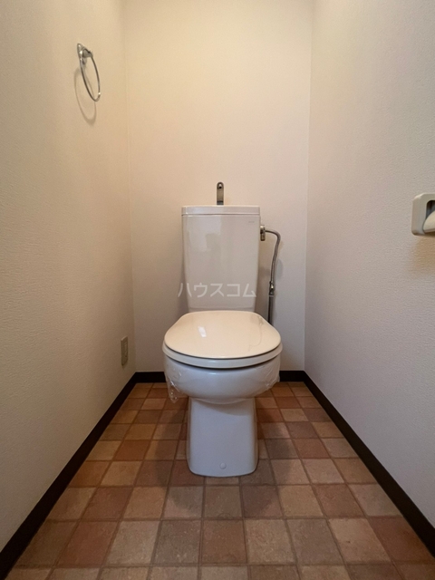 ����4