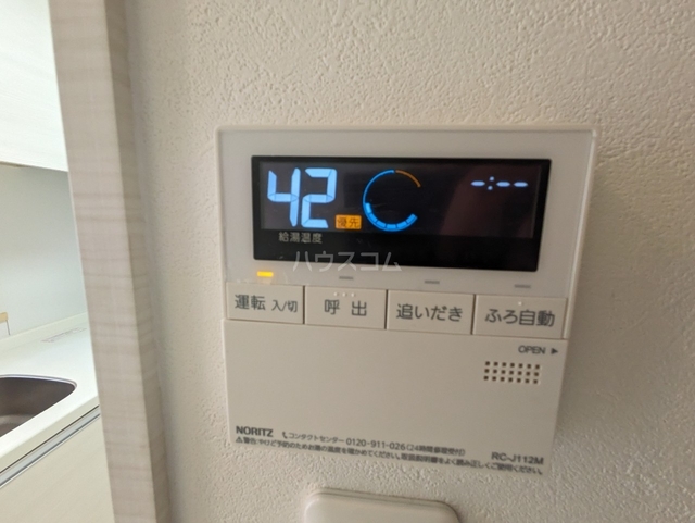 ����12