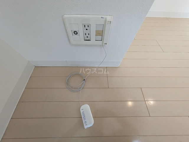 ����21