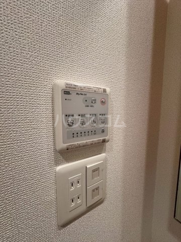 ����24
