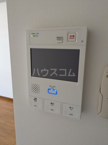 ����9