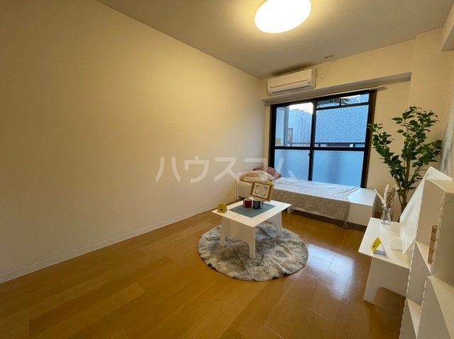 ����1