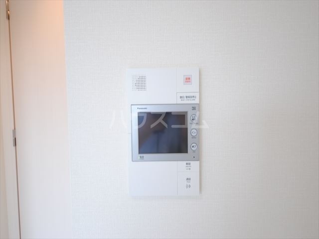 ����12