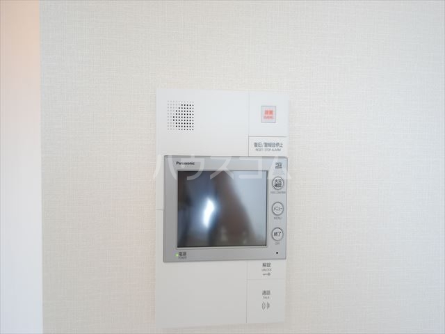 ����12