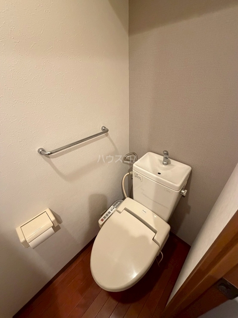����4