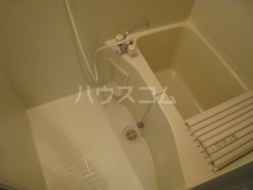 ����15