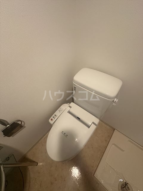 ����4