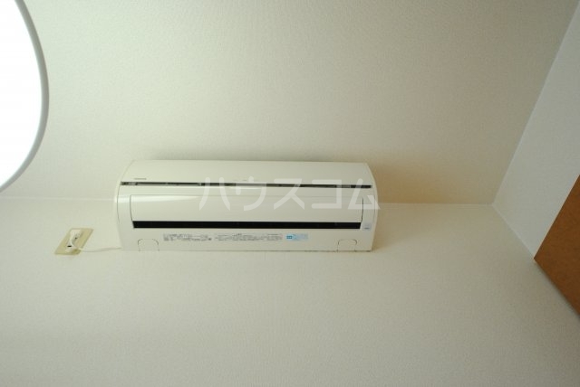 ����20