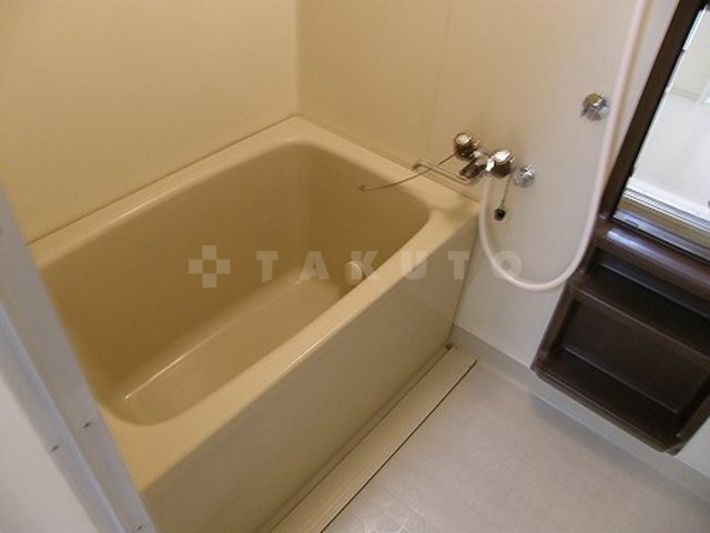 ����3