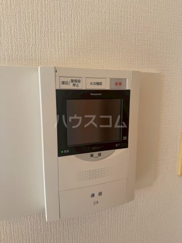 ����10