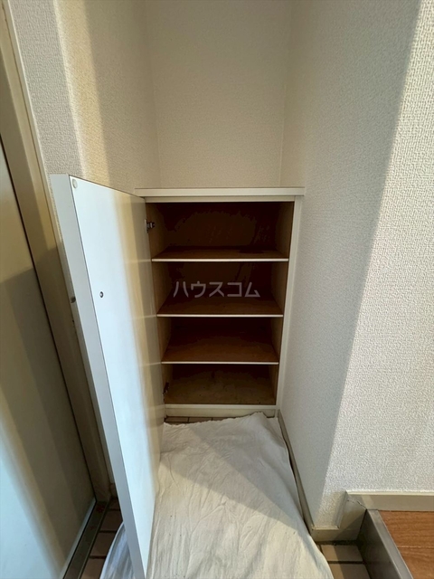 ����21