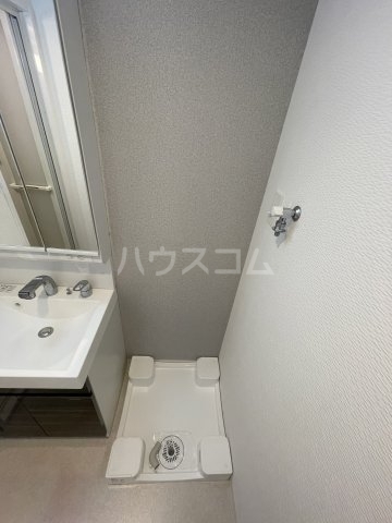 ����15