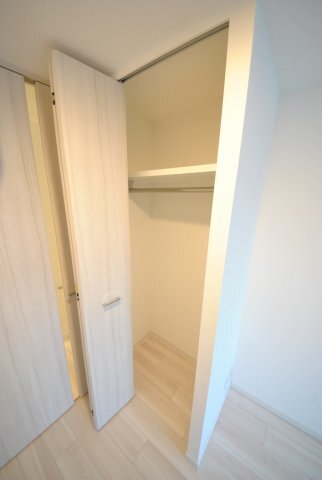 ����8