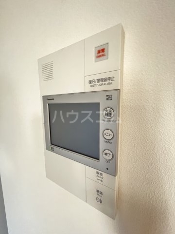 ����15