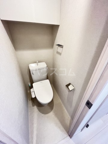 ����4