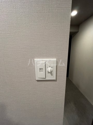 ����21