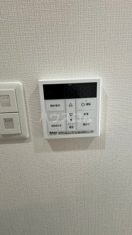 ����16