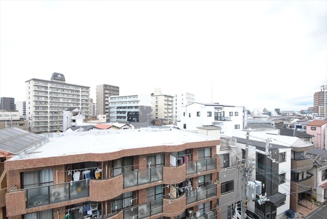 ����21