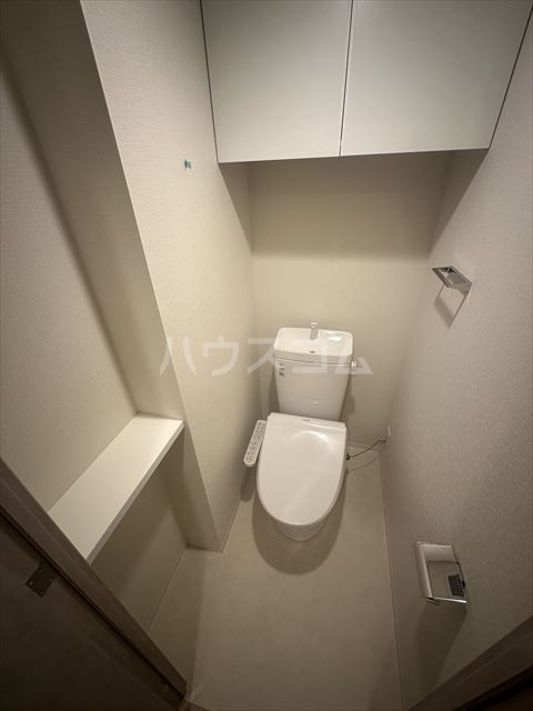 ����4