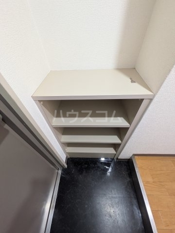 ����21