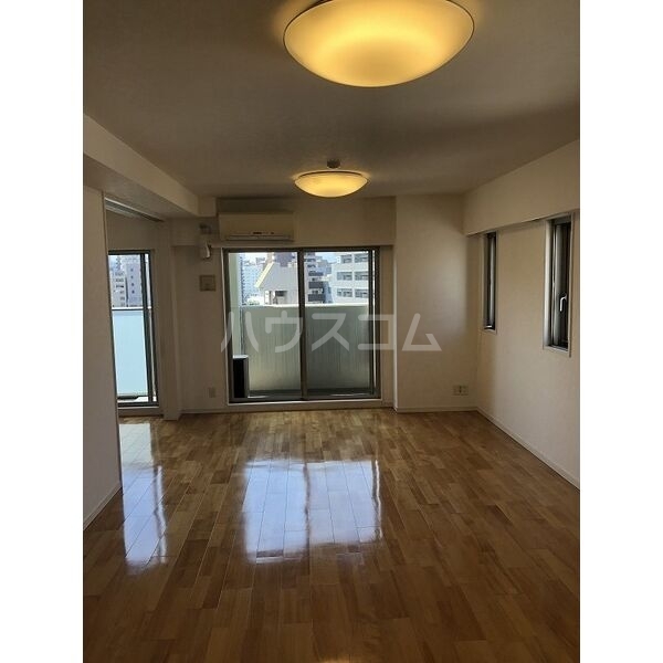 ����8
