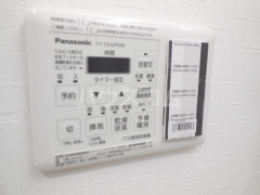 ����10