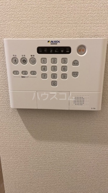 ����9