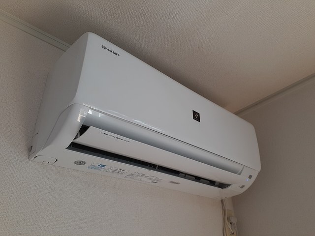 ����9