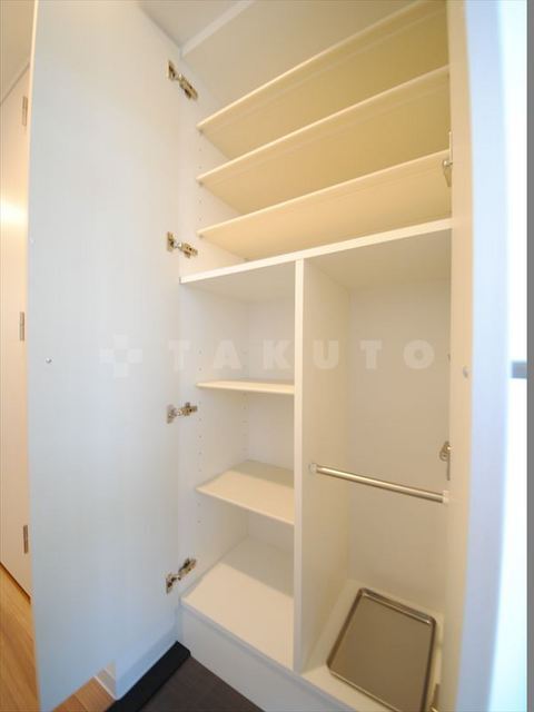 ����11