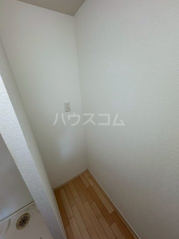 ����13