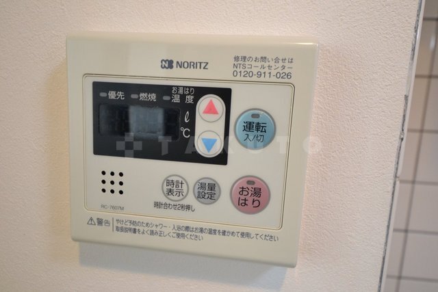 ����17