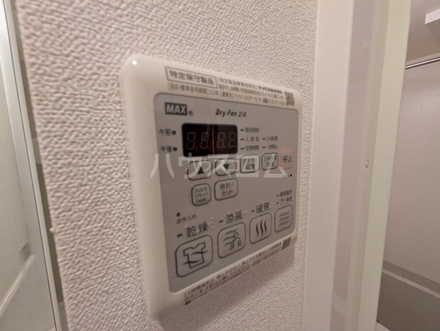 ����13