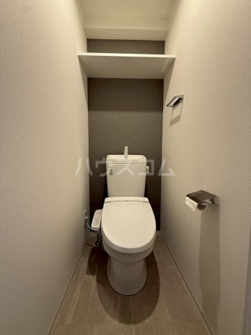 ����4