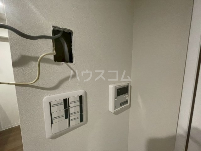 ����11