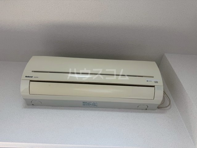 ����20
