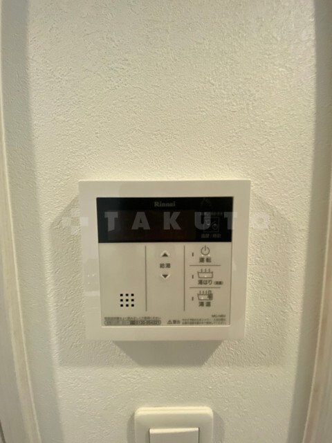 ����18