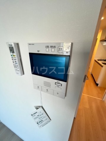 ����12