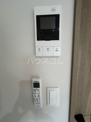 ����11