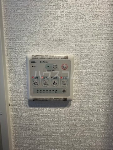 ����16