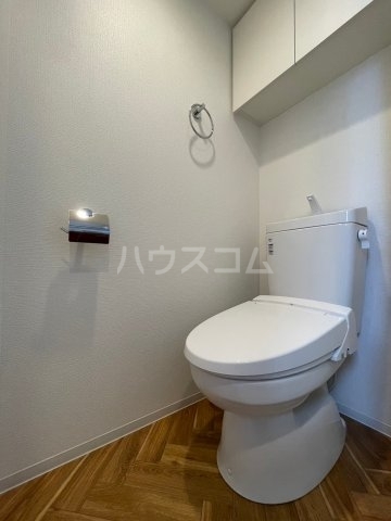 ����4